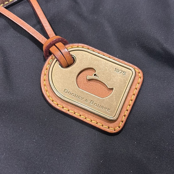 Like New Dooney and Burke Bag - Picture 2 of 4
